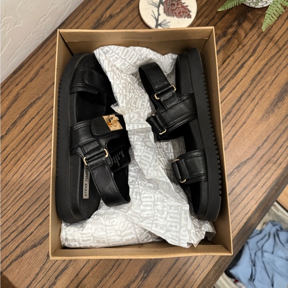 Steve Madden Mona Black Platform Sandals with Sturdy Sole - Picture 3 of 7